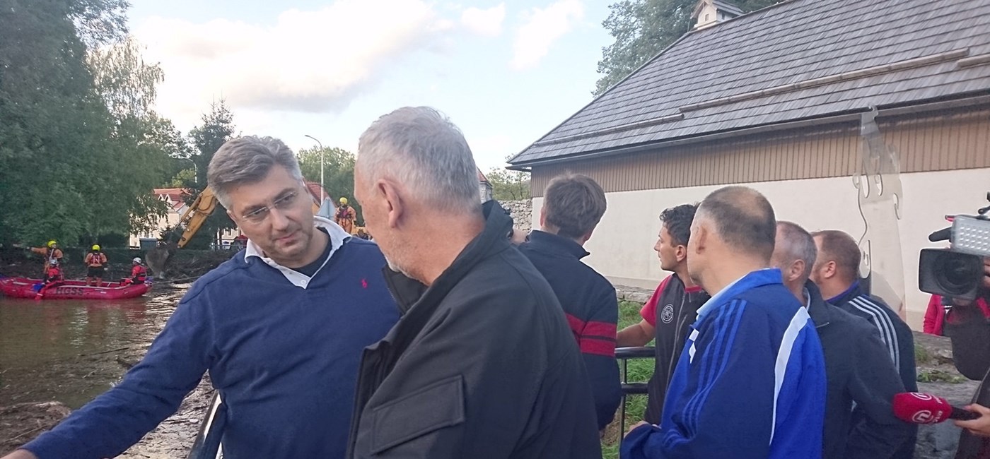 PM Plenkovic visits flooded Ogulin area